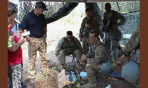 Soldiers testing Saros oxygen concentrator
